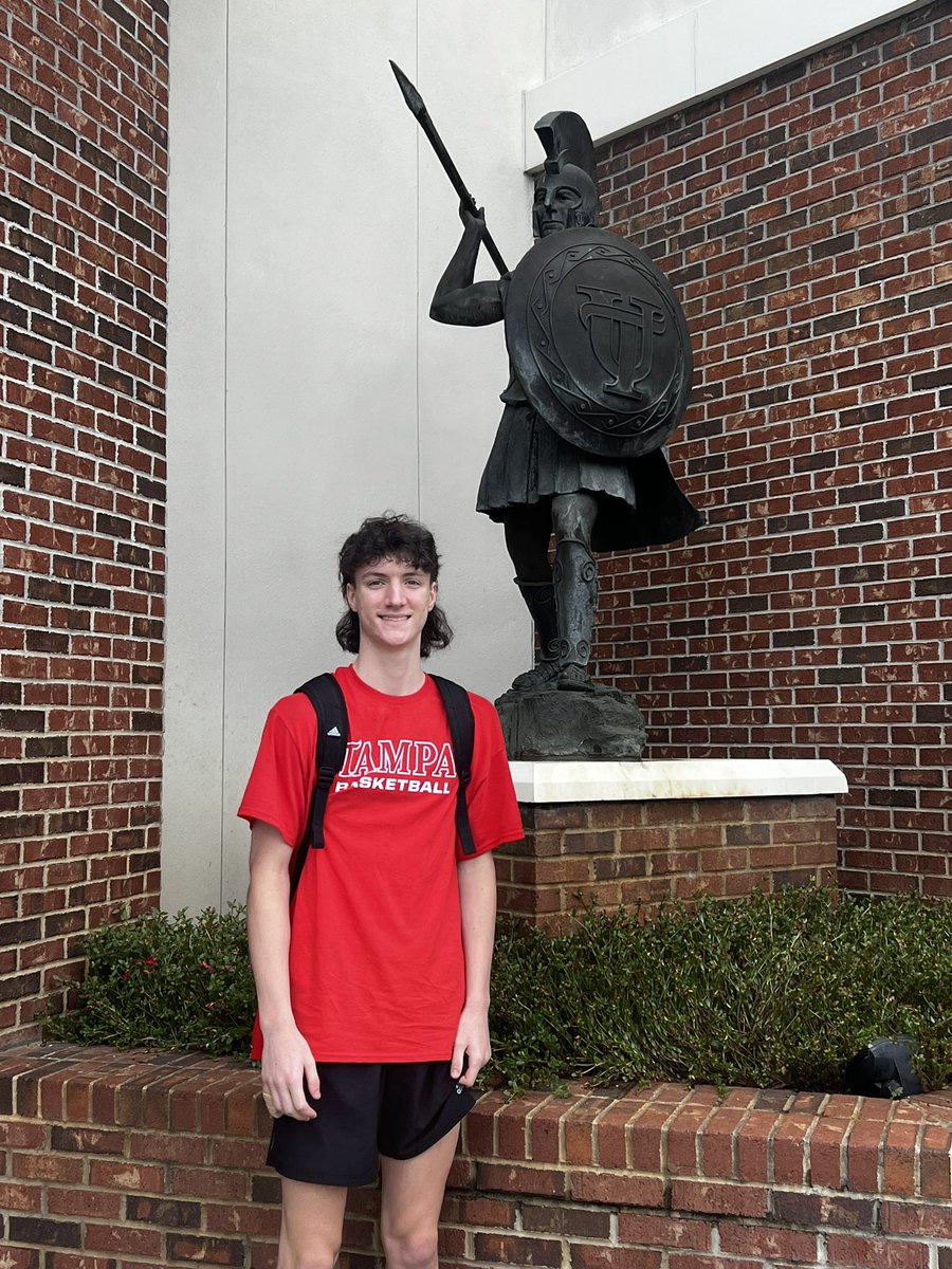 AJNewton24's tweet photo. Had a great time visiting the campus! @JustinPecka #rememberthemullet https://t.co/D3zoQVXjfy