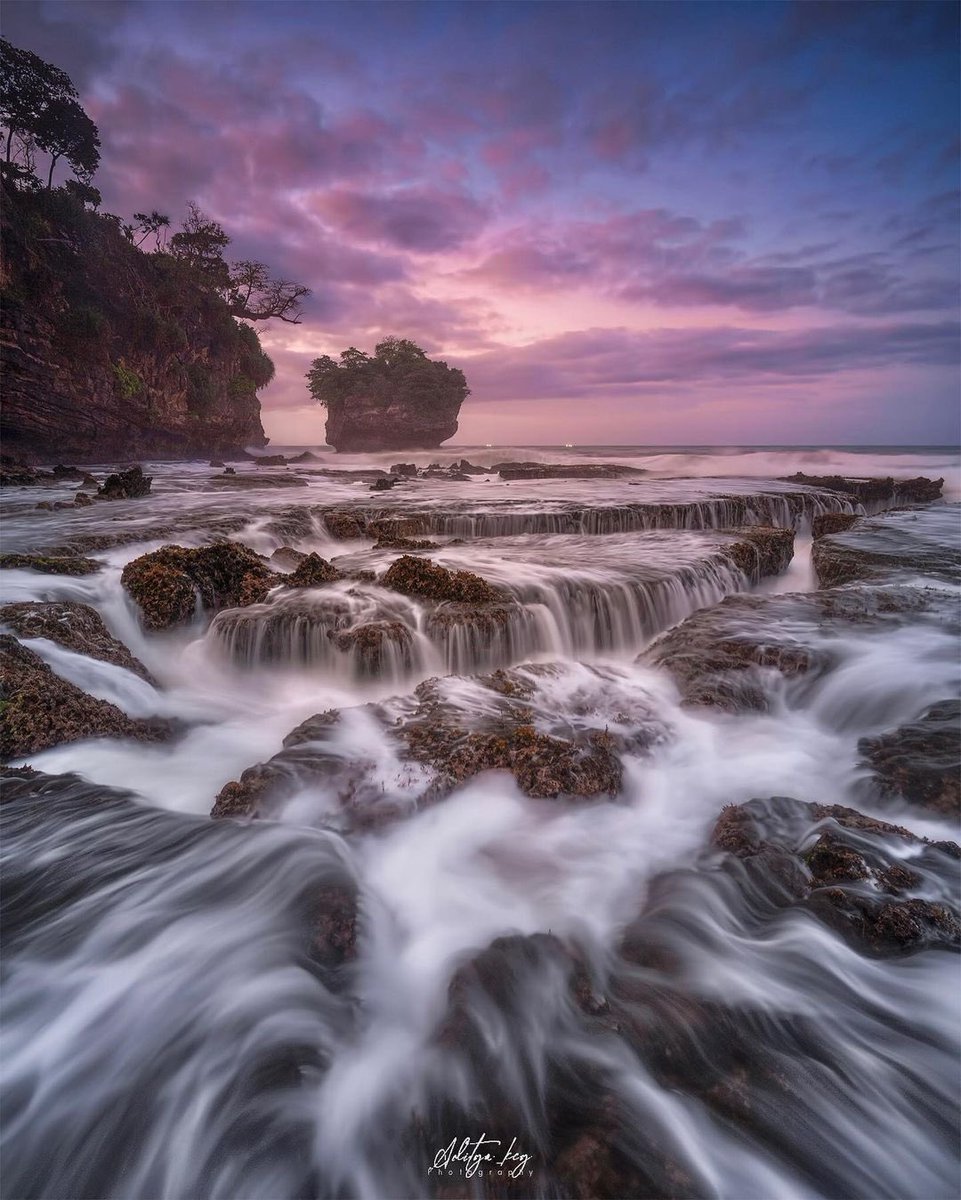 That’s some sweet, sweet flow captured by @aditya_key in Indonesia using a #nisi V7 + True Color CPL + 4 Stop Medium Graduated ND filter! Fantastic shot Aditya 💪💪🔥 #photography #PhotoOfTheDay