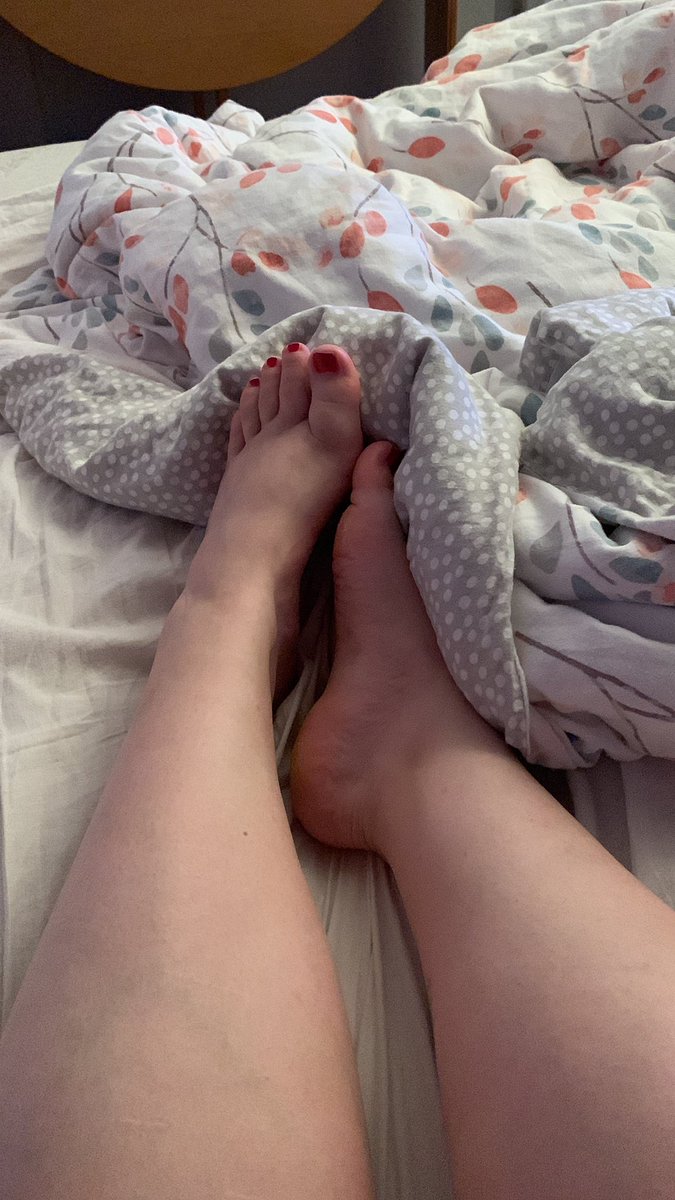 LylaFeet's tweet photo. J’attend vos virements 😘 #feetfethish  #feetpicsforsales #FeetPicture #feet #photosdepieds https://t.co/uxcwNDq70v