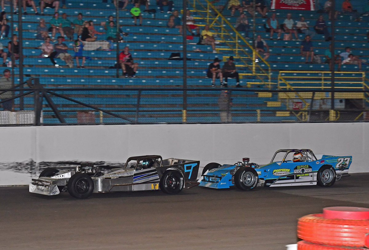 Dan_Kapuscinski's tweet photo. It took a late race restart but we snagged win #7 last night @OswegoSpeedway and finalized the 2022 track championship! It was an extra special night with Liz, Michael and Maren all at the track to watch. Looking forward to #BudClassicWeekend https://t.co/qvIwfH31ef