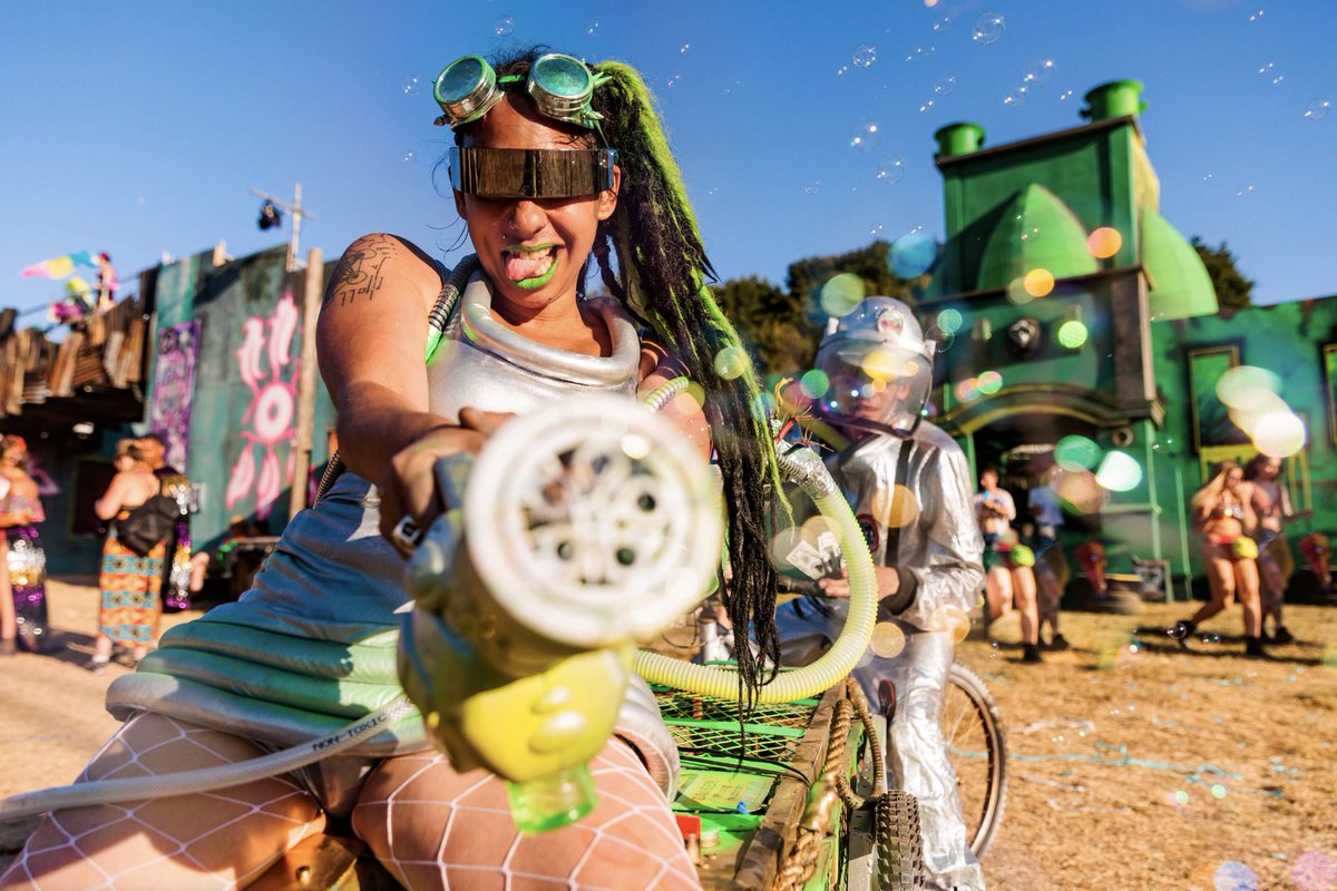 TerminatrixBorg's tweet image. Performing at area 404 @BoomtownFair for the mechanical menagerie 
#boomtown2022 #aliens #actors #cyberpunk #walkabout