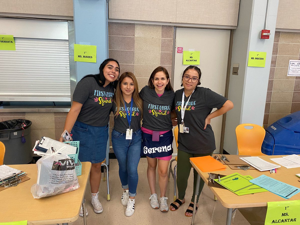 MaresYulissa's tweet photo. I am so excited to start the year! #FirstGradeSquad @Emerson_Eagles https://t.co/jemsylNn8N