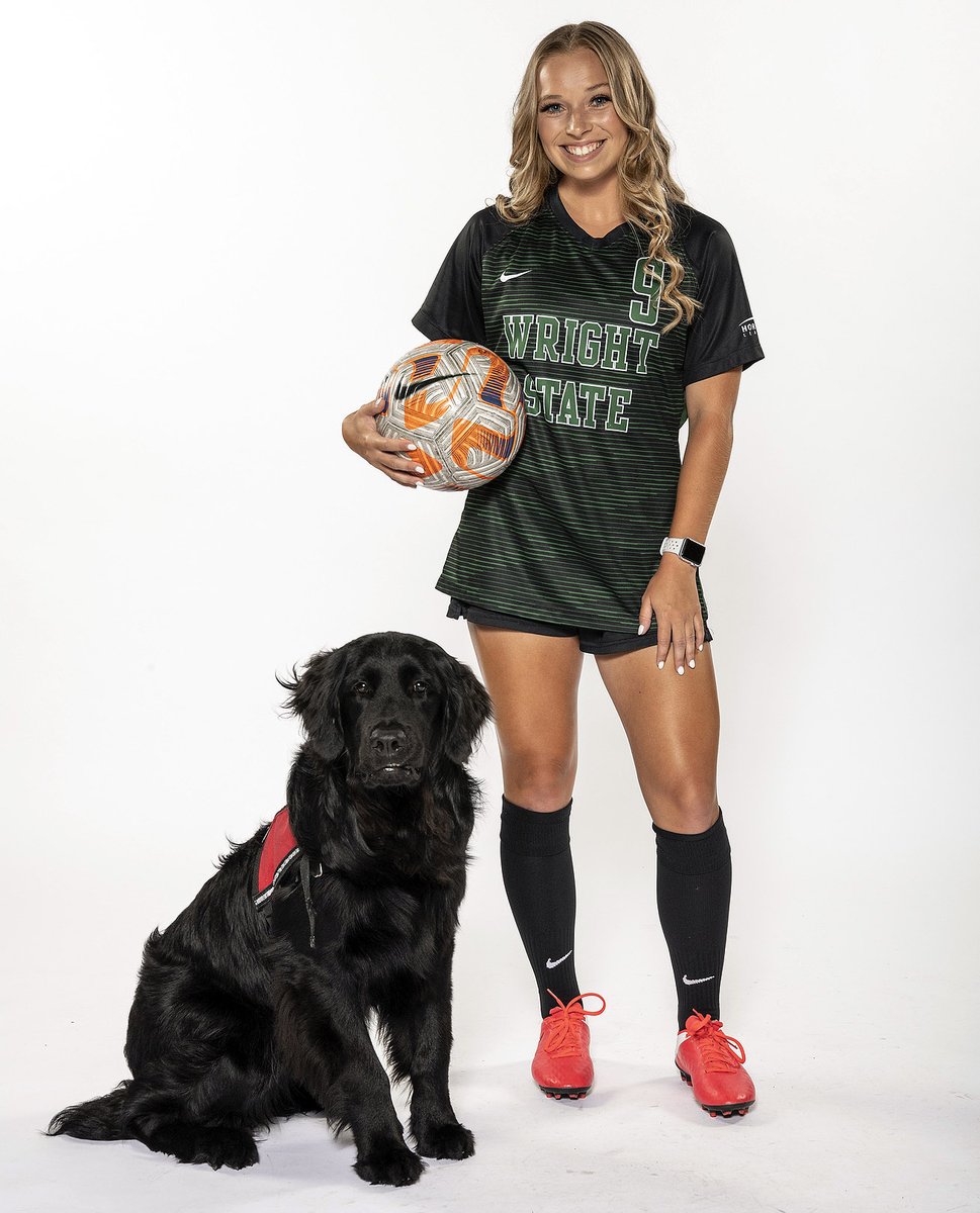 WSU_wSoccer's tweet photo. BFFs💚💛

#NationalDogDay2022 https://t.co/8VVjOOV3xF