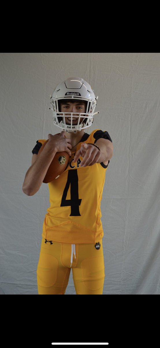 ENottlemann's tweet photo. After a great conversation with @LMasters8 I am blessed to have received an offer to play football at Wayne State! @coach_levy @COACHMCLAU https://t.co/sNaRQRFt7t