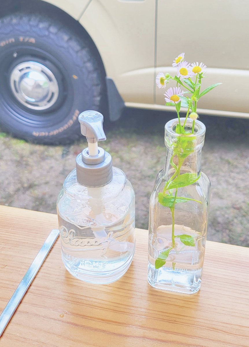 garage_tecmxae's tweet photo. お気に入りの　#手作りキッチン
(*´ｪ｀*)小さな花瓶が置かれてるのは、工場長の心遣い💕
#キャンプご飯を作る場所 https://t.co/yiWTb2aOcM