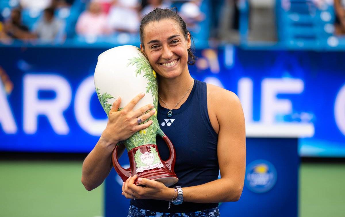 CaroGarcia's tweet photo. Alllllleeeeeeeeeezzzzzzzzzz 

🏆🏆🏆🏆🏆🏆🏆🏆🏆🏆

💪🏻🤩🙌🏻🎾🇺🇸🦁🐝

#FlyWithCaro 
#CincyTennis https://t.co/rBjATdBJtG