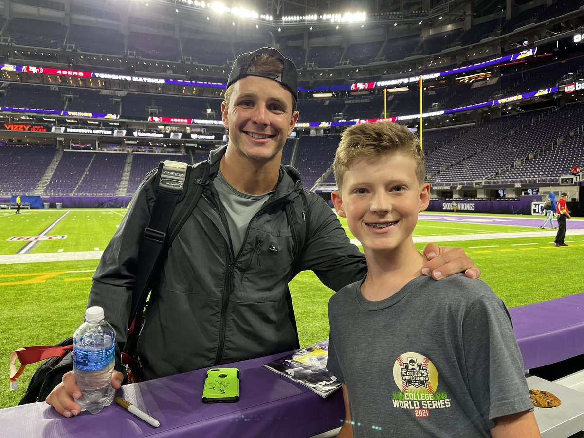 HighYield89's tweet image. @49ers If Brock Purdy was late to the team bus last night it was my son’s fault. Huge @CycloneFB fan wasn’t leaving @usbankstadium without getting a picture w/ Brock. 
Thank you Brock!!! The 30 seconds you took made this boy’s entire year!