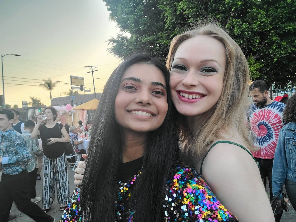 RachelleMHenry's tweet photo. Shimmer and Shine β¨
Thank you so much #MalibuPR @gtk_pr for inviting me to #ReaganTo birthday bash last night! It was great getting to celebrate Reagan and all of her accomplishments! ππ»β¨π https://t.co/V6BNDaRMmG