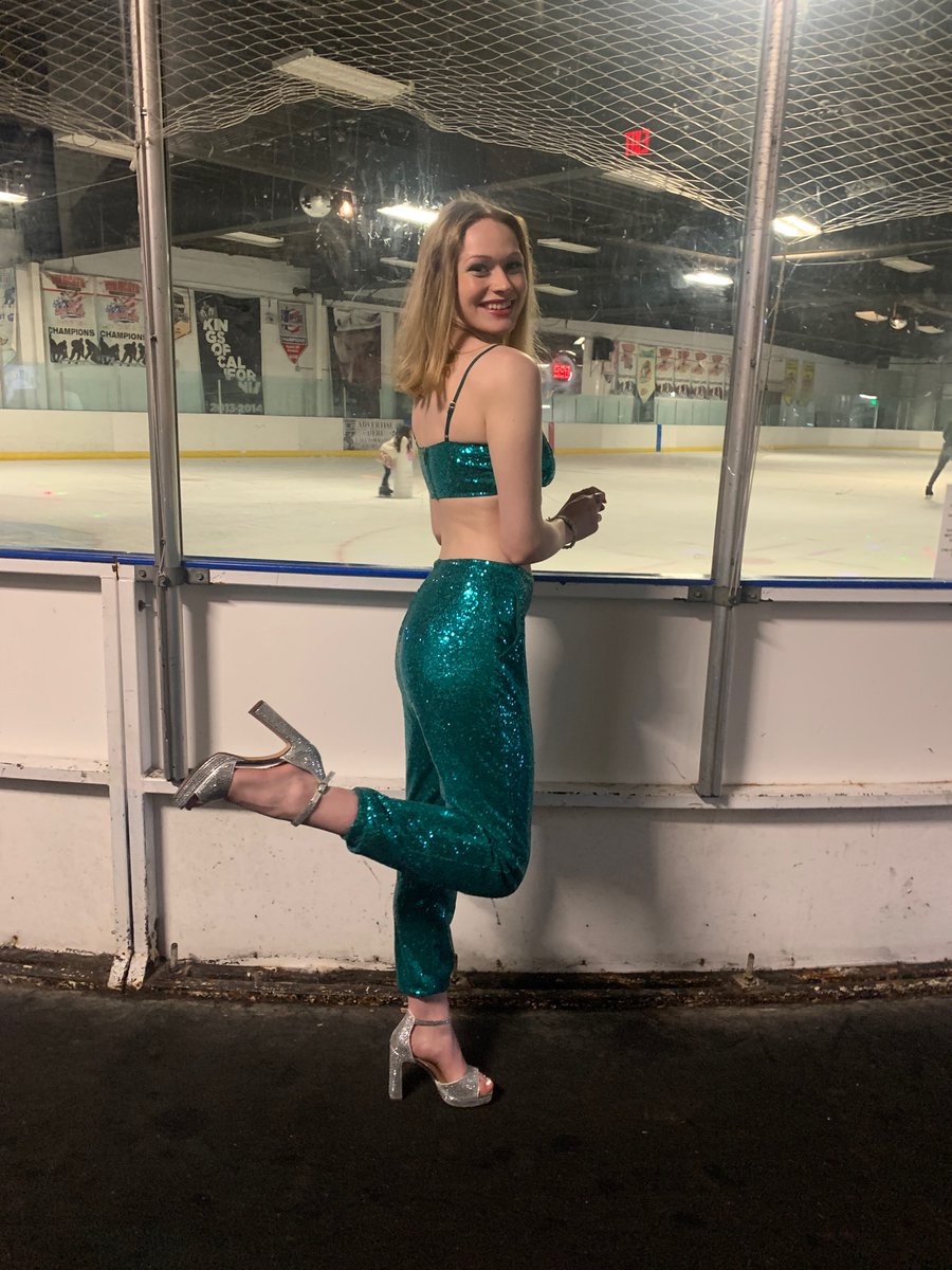 RachelleMHenry's tweet photo. Shimmer and Shine β¨
Thank you so much #MalibuPR @gtk_pr for inviting me to #ReaganTo birthday bash last night! It was great getting to celebrate Reagan and all of her accomplishments! ππ»β¨π https://t.co/V6BNDaRMmG