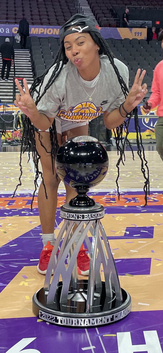 NylaCooper13's tweet photo. #FlamesGang We’re waiting on you, D! Lets go! https://t.co/fOcKCMpZAI