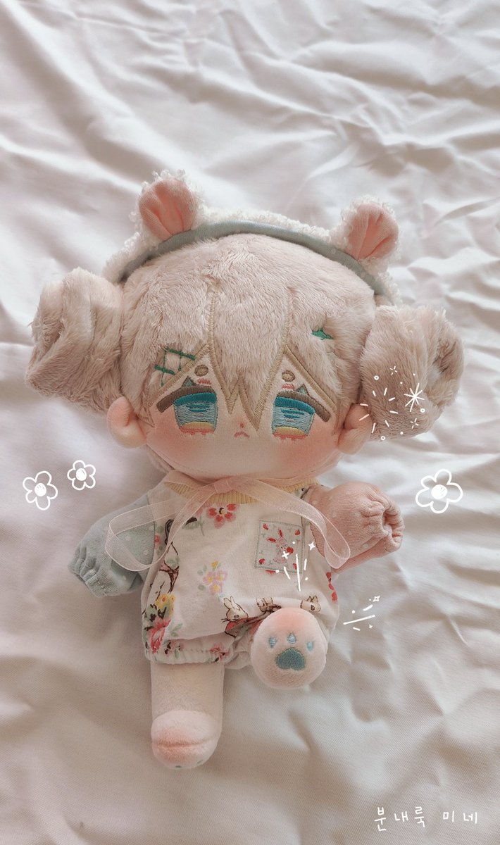 #무속성_미네

푸슝에서 익명분께서 요청하신 분내룩 미네입니다! 원하시는 분내룩이 맞을지 모르겠네요! ( ु ´͈ ᵕ `͈ )ु 이런 옷은 머리를 뚤뚤 말아주면 너무너무 귀여운 것 같아요