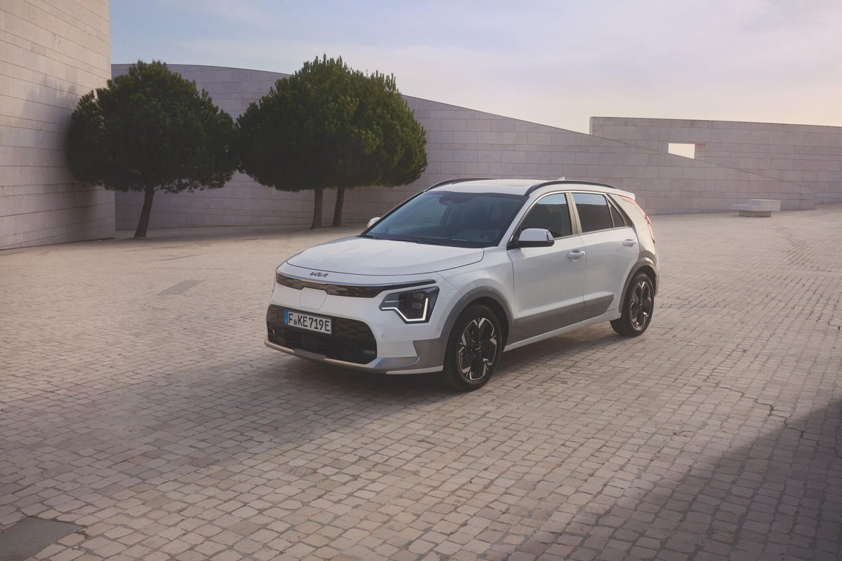 waynephilliskia's tweet photo. Introducing the all-new Niro family. Take the lead. Drive electrified. 😎
👉https://t.co/aPPeV4gAj6
#NiroEV #NiroPHEV #NiroHEV #Kia #MovementThatInspires https://t.co/OMbwyPGRYU