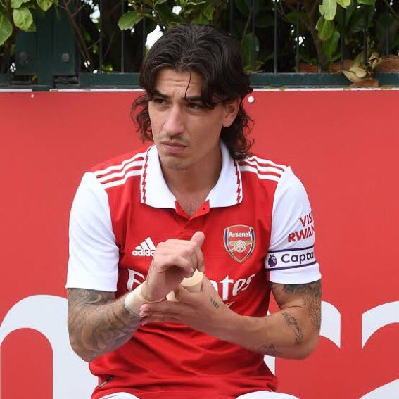 _afcstats's tweet photo. 🚨 Now that Pepe is on his way out Amn is next priority outgoing.

Arsenal awaiting a small fee for Bellerin, they’re in no rush to sell. If they don’t get any fee, Arsenal will terminate his deal. #afc

[@iemadAFC via @egygoonerpod] https://t.co/ZAzbLHRH0D
