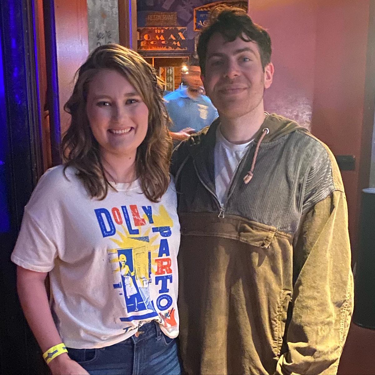 SGdoubleU's tweet image. I can’t believe I got to see and meet @HoodieAllen last night. BRB, dying. #sdkordie