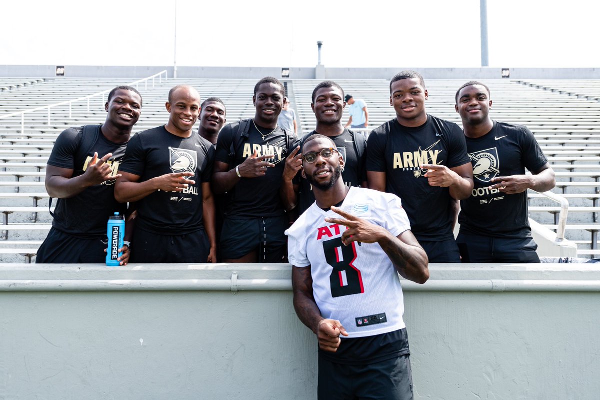 AtlantaFalcons's tweet photo. Duty, Honor, Country @WestPoint_USMA https://t.co/Srx2dUcAE5