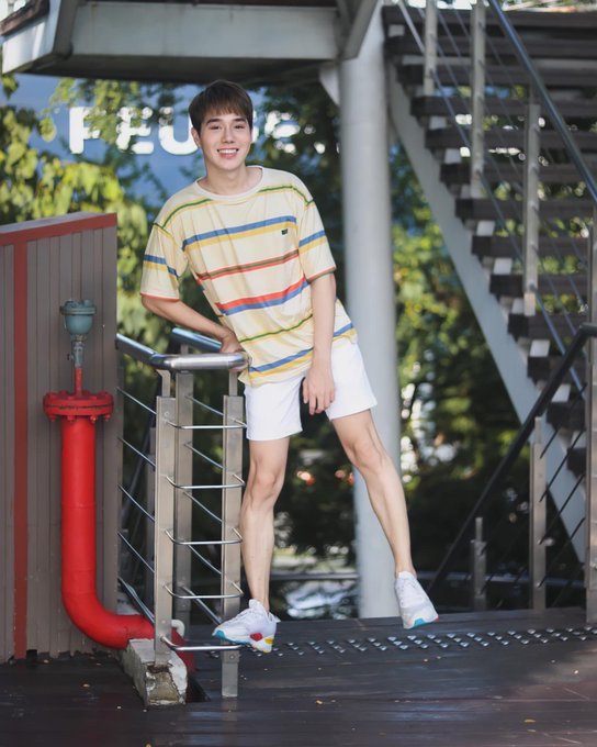 Kako20142's tweet photo. วันจันทร์สีเหลือง
黄色の月曜日💛
Wish you an awesome week 
filled with inspiration and motivation🌟💛

cr. petchpigz ig
#Petchpigz 
#ลูกหมูของเพชร https://t.co/2kv6zLSyCU