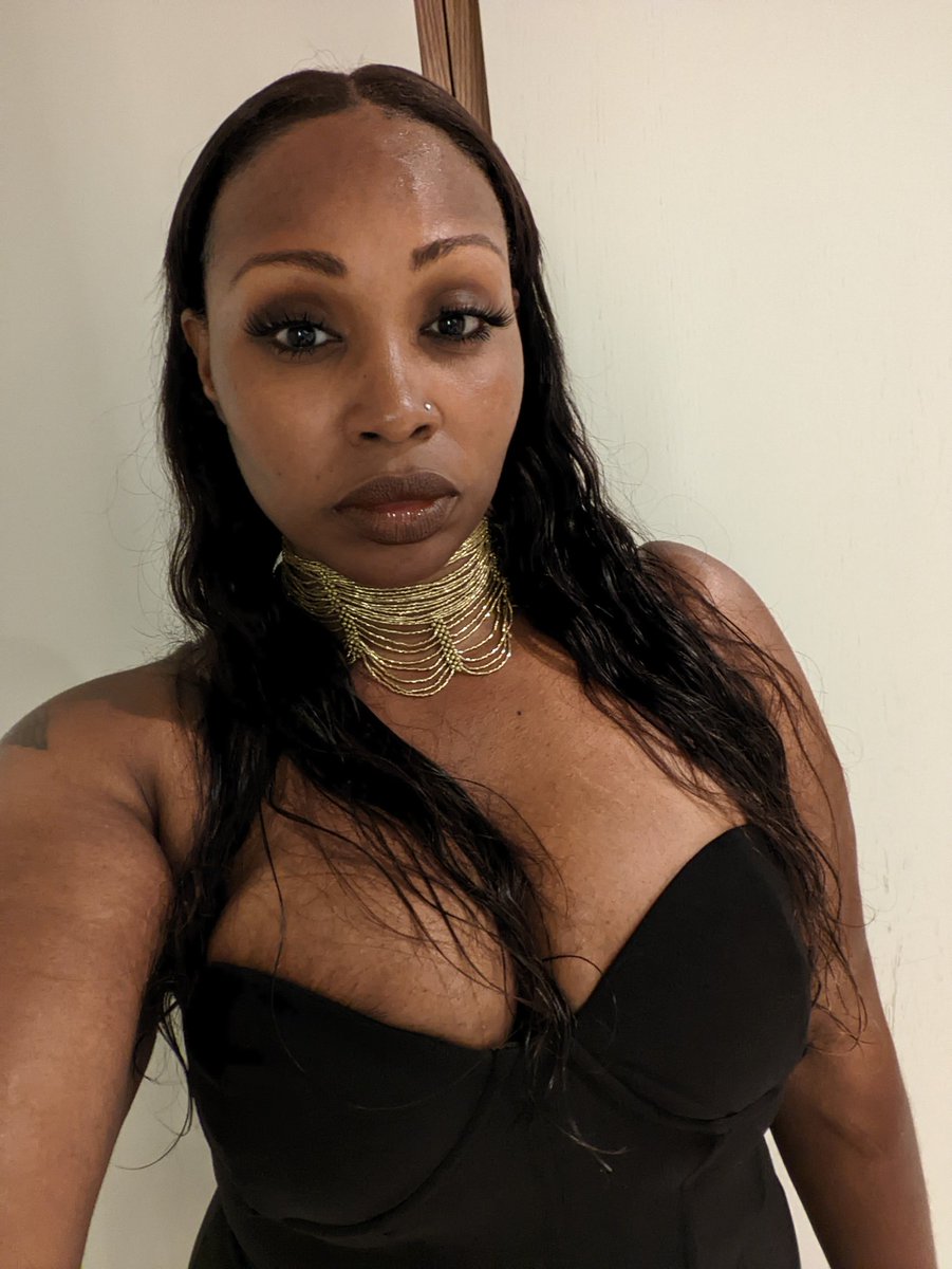 foreverher28's tweet photo. All black affair https://t.co/PsnWz8V2kb