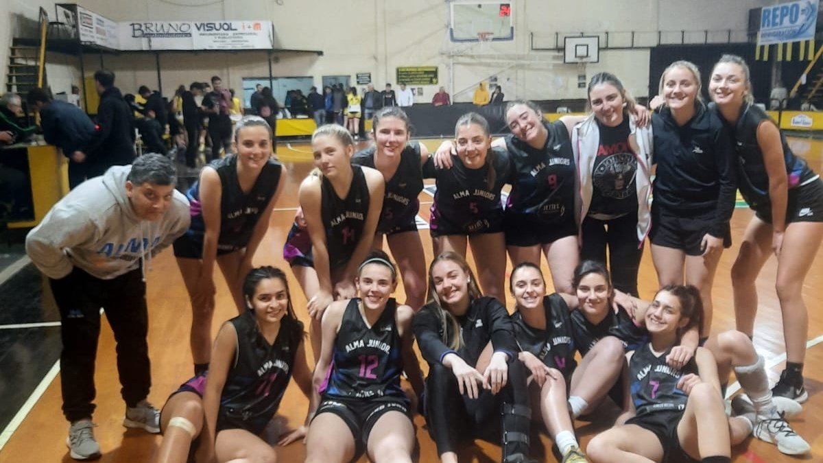 Buttarazzi's tweet photo. #LFU18: Santa Rosa, Alma y Almagro están en semifinales https://t.co/nMqEbNvJzo https://t.co/QsVQ7FuYuc