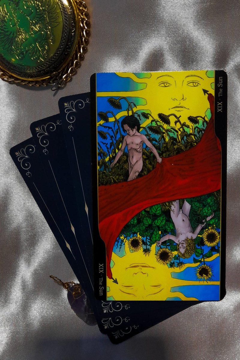 Escorpião: Lindo momento. Indica clareza para decisões difíceis. Na vida profissional, a chegada de boas notícias e inspiração positiva para projetos. Emprego também para quem precisa. Ótimo momento no amor. Para quem já tem um ou quer...achar