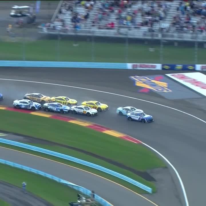[NASCAR] [Spoiler] Close contact at the restart leads to some pushing…and a change in the lead