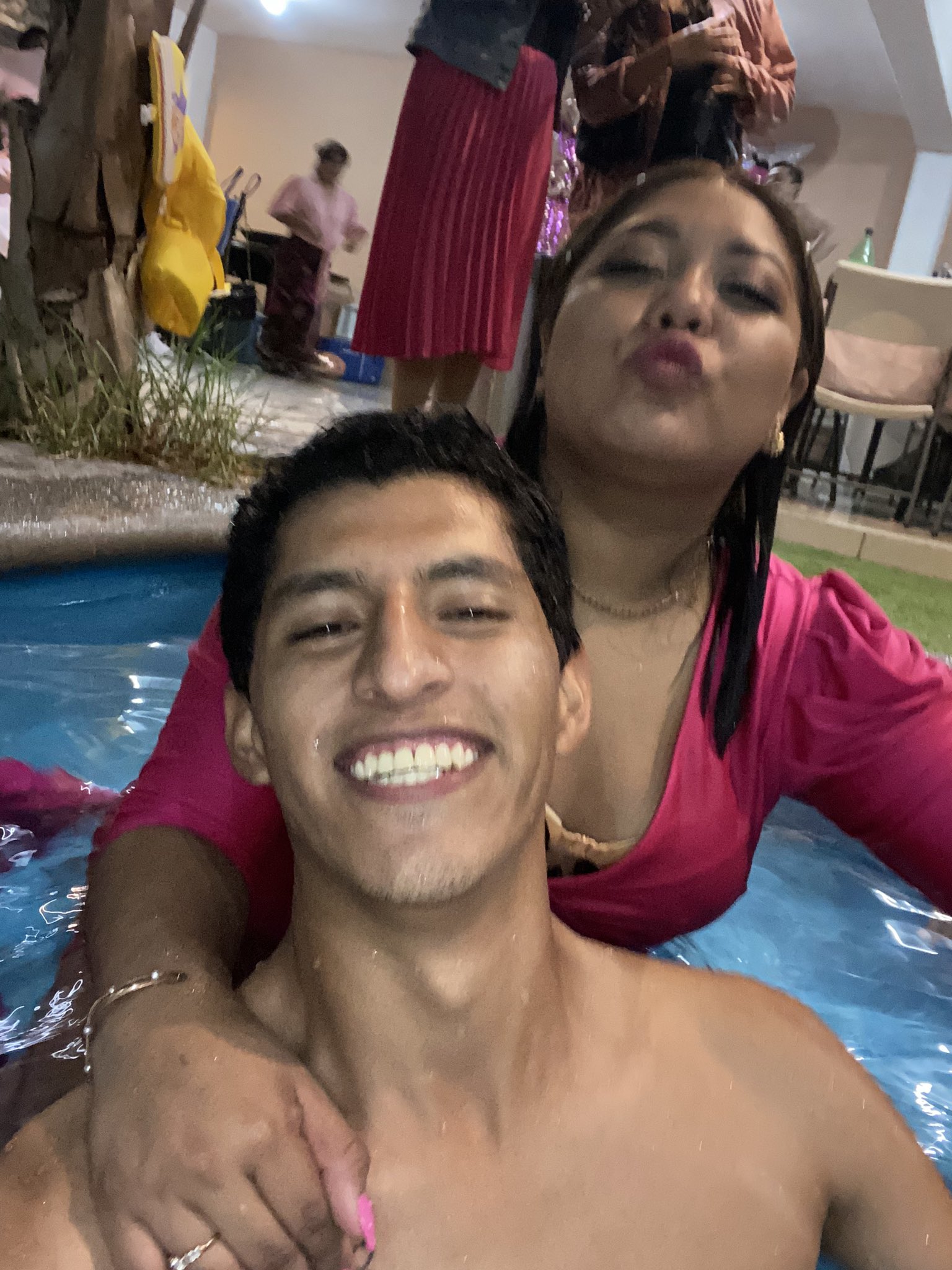 Héctor Olmos 🍁 on Twitter: "🫶🏽🫶🏽🫶🏽 https://t.co/Lorrzf6lfr" / Twitter