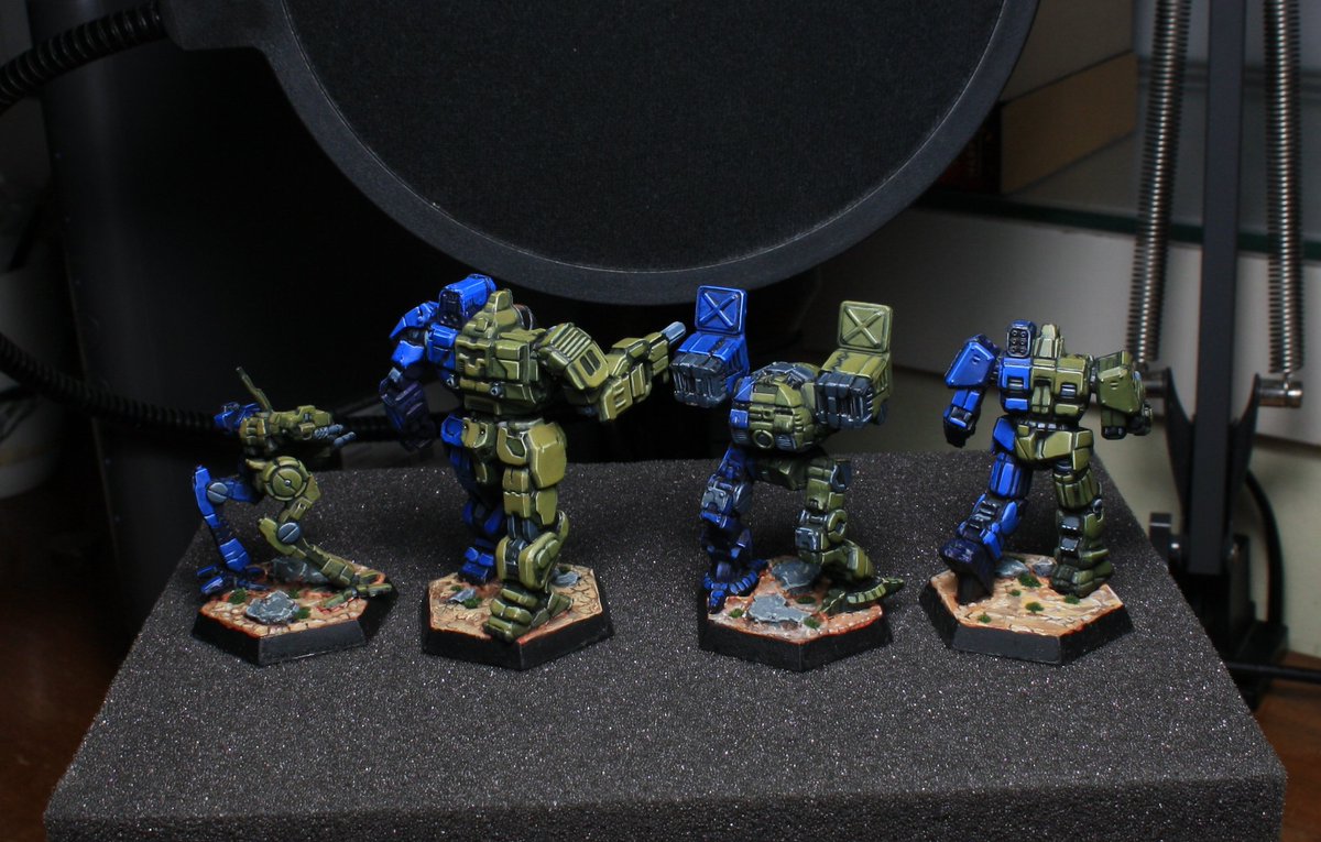 Finished first half of #battletech AGoAC box :)

#minipainting #miniaturepainting #battletechminiatures #minis #miniatures #scifi
