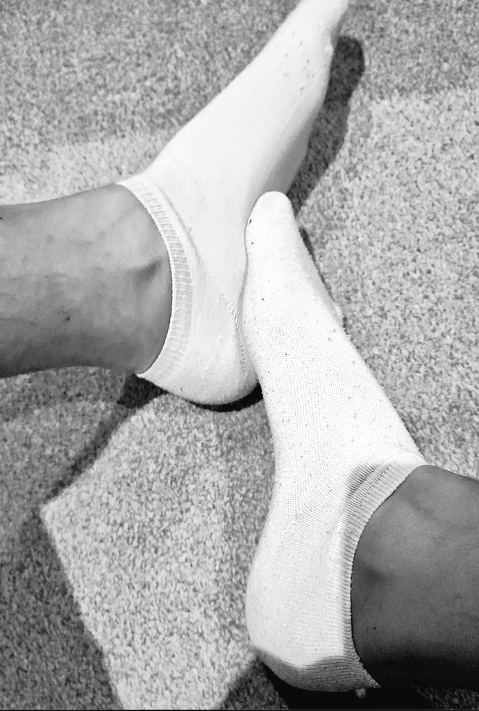 BritLad2000's tweet photo. Want to see my latest #video rubbing these guys against one another in white trainer socks? Check out my recent post on #FootFinder! https://t.co/jiPjw54pUM #feet #feetworship #gayfeet #footlove #footrub #footrubbing #trainersocks #seakersocks #white https://t.co/SgYSmjkn2K