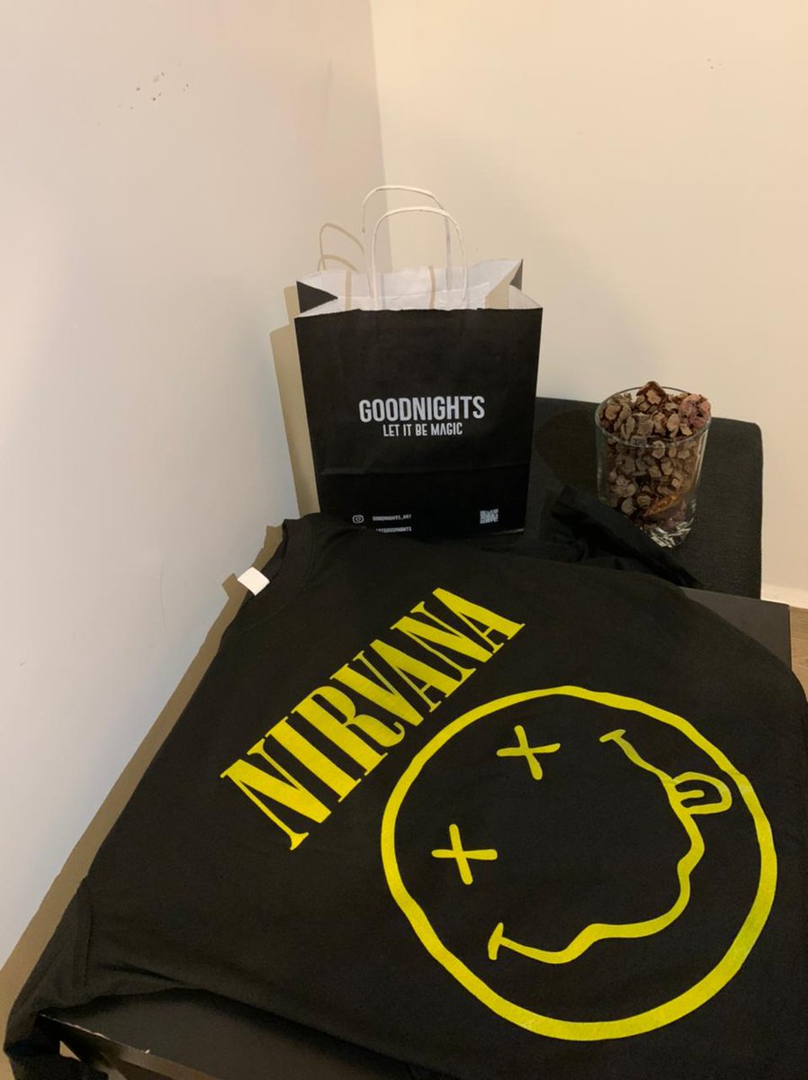 ArtGoodnights's tweet photo. Nirvana 1992 Smiley Face T-Shirts 
Price : 130 Dhs 
Delivery all across Morocco 🚀

#nirvana #rocknroll #rocktshirts #queen #morocco #casablanca #lboulevard #rabat https://t.co/3ORFXtA7oO
