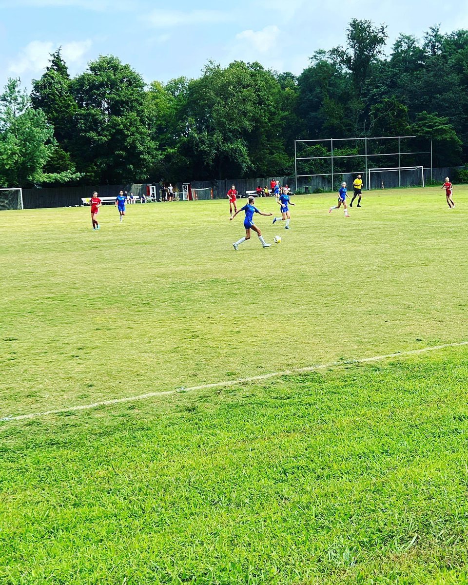 bdcummons's tweet photo. First time on the “other” sideline for addison & her KHA Bluegrass G09. Coach Raul is doing great w/ the girls & I enjoyed being able to be “dad” and watch these girls ball out. First friendly down. Girls tied Javanon 09G Black 0-0. Great match by both teams. #tinyballer https://t.co/USy5IqeXlg