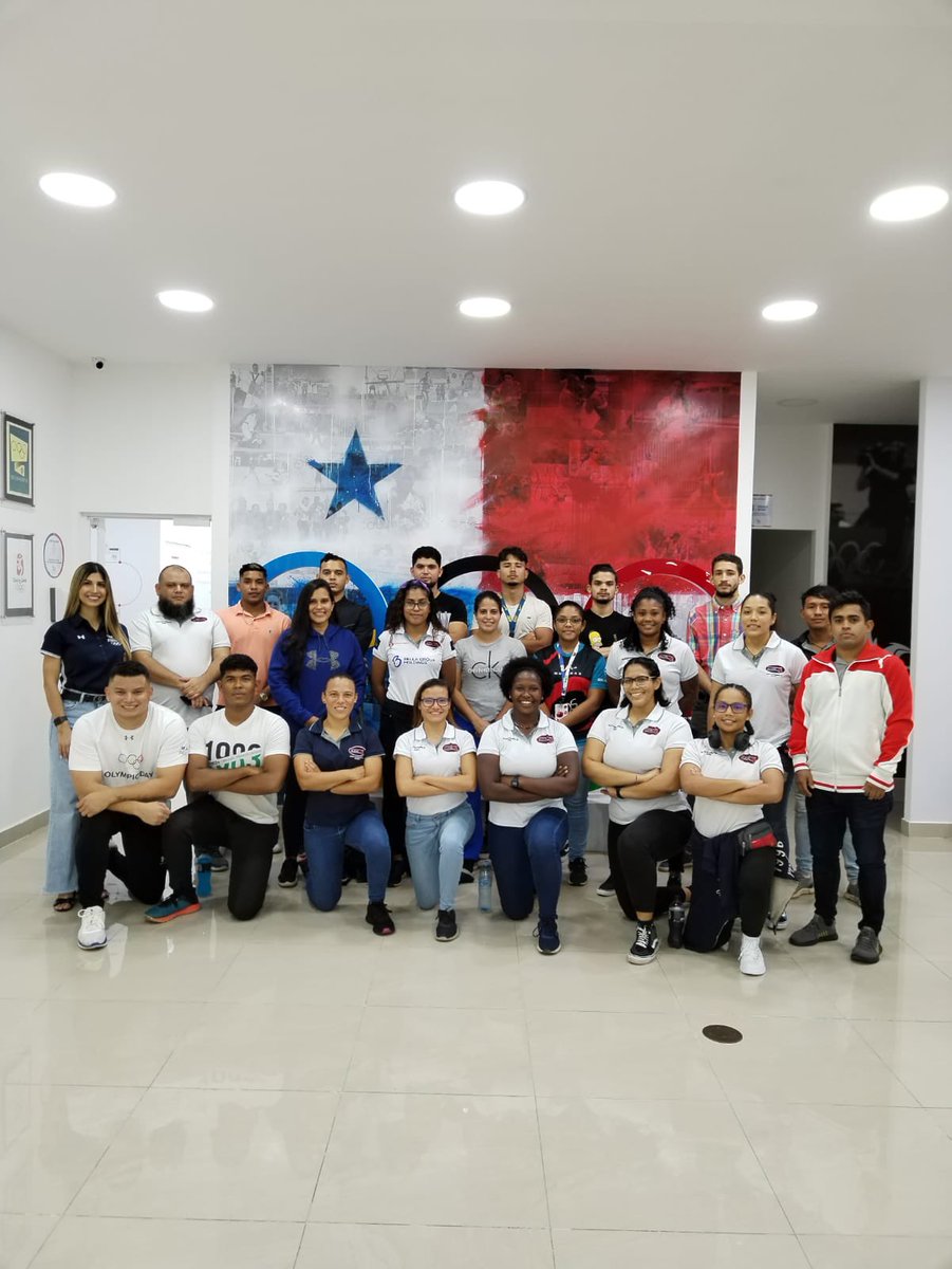 Taller de Psicología a cargo de la Lic. María Carla Sayavedra y recorrido en el Comite Olímpico como parte del proceso de preparación de nuestros atletas para compromisos futuros. Agradecimiento al <a href="/COlimpicoPanama/">Comité Olímpico de Panamá 🇵🇦</a> 
Seguimos creciendo y avanzando.
@pandeportes <a href="/sudamericarugby/">Sudamérica Rugby</a>