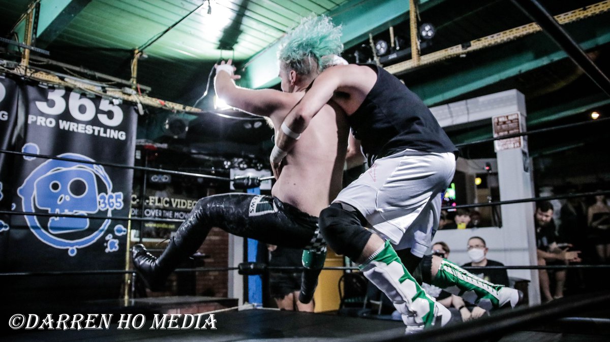 DarrenHoMedia's tweet photo. First match of the tournament to crown the first ever @365pw Combat Champion, @Islander250 battled @zal2468 at The Carlton Performing Arts Hub in Esquimalt, BC on Saturday, August 13, 2022.
#365prowrestling #365Pro #YYJ #Victoria #VictoriaBC #ProWrestling #ProfessionalWrestling https://t.co/PDyAXhi8XG