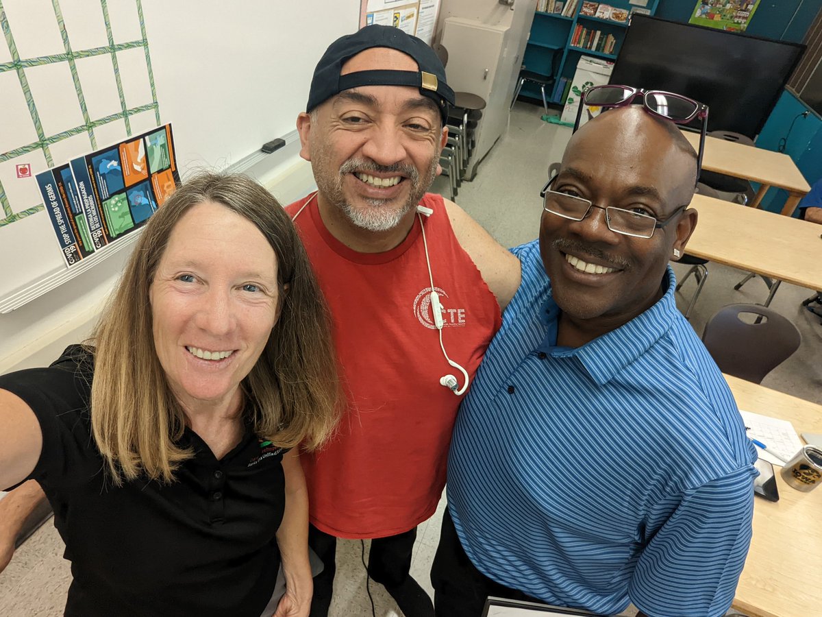StacyKTweets's tweet photo. Team @SantaAnaUSD @CTEsausd was #ALLIN providing 6 Professional Learning opportunities to our 80+ #CTE educators the week prior to
#SAUSDFirstDay2022!
#WeAreSAUSD
#SAUSDGraduateProfile
#Proud2BeSAUSD
#BetterTogether
#professionaldevelopment
#TeachersSupportTeachers https://t.co/z0B5uIPYQ4