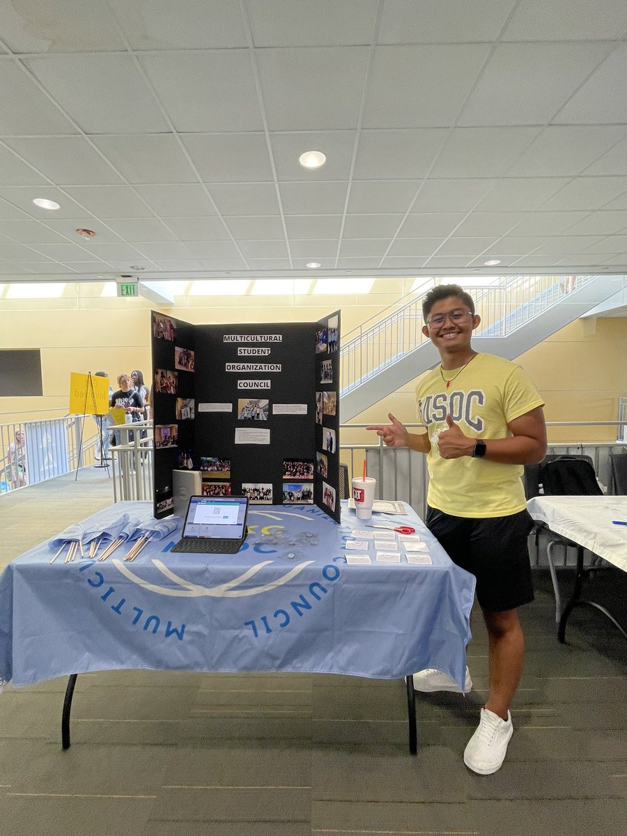 NabilAbas6's tweet photo. What a way to close out the weekend festivities #Unionfest bringing in over 100+ student organizations in ONE SPACE. This was STUDENT ENGAGEMENT at its finest! Special S/O to our @UMKCosi team for bringing us together on this Sunday! My social battery is maxed out for sure.😴✌️ https://t.co/DbkhQCDyH2