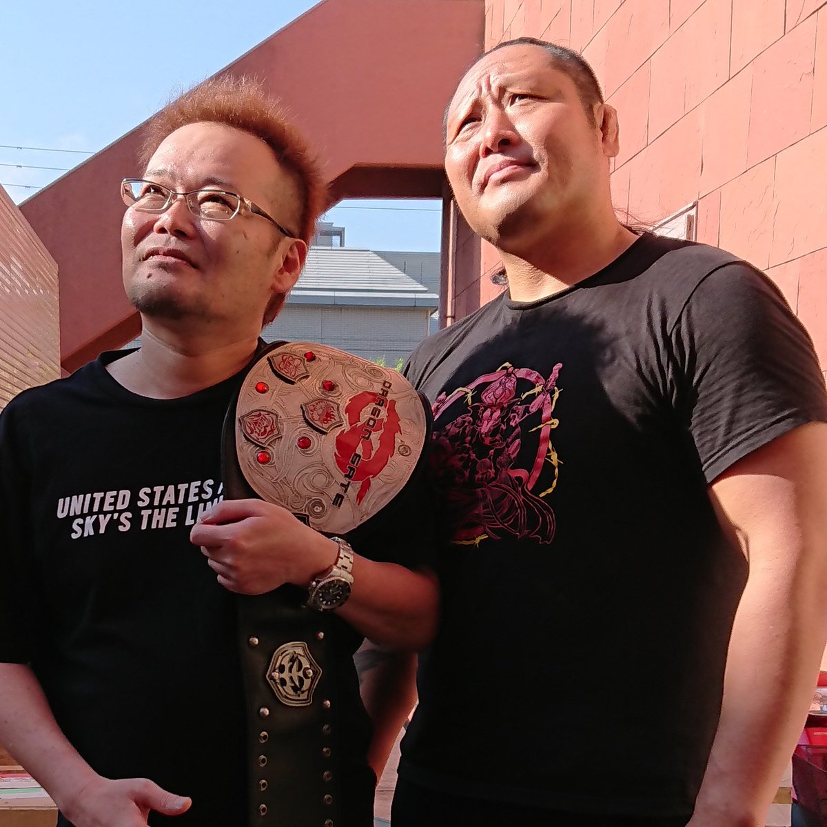 JunJun15019752's tweet photo. DRAGONGATE🐉
夢かなった瞬間💝
ドリーム✨ツイン✨トライアングル✨ブレイブ✨
全てのチャンピオンベルトと共に記念撮影〜🤗
ジュンファミリー最高〜🥹💞 https://t.co/BLjrhhLv2m