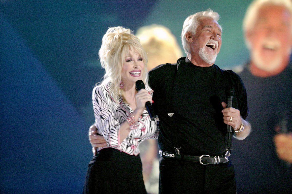 staytoonedfolks's tweet photo. Remembering the legendary Kenny Rogers (August 21, 1938 – March 20, 2020) on his birthday. 🎂❤️
#KennyRogers #BOTD #TheScholars #TheNewChristyMinstrels #TheFirstEdition #TheGambler #SixPack #KennyRogersRoasters #RealLove #IslandsInTheStream https://t.co/TdXQlErBsW