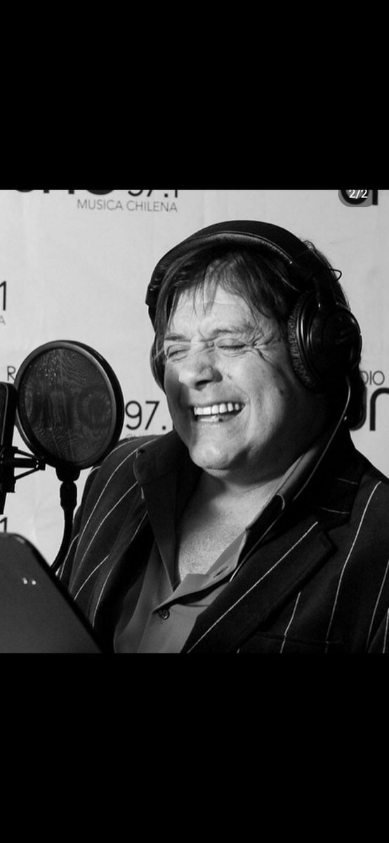 LuchodeChile's tweet photo. Adiós GORRIÓN. Tu vuelo fue pintoresco para la siútica televisión de inicio de los 80, donde lo real no tenía cabida.

Gran cantante, músico y comunicador. Talento inolvidable y trascendental de la cultura popular chilena.

Zalo Reyes por siempre. 
1952 - 2022. https://t.co/3zSAIW5i6P
