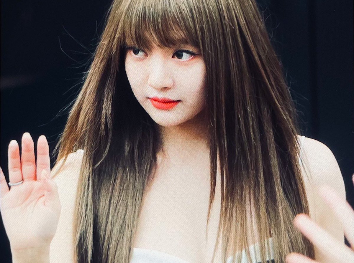 glitterjams's tweet image. aespa really look like powerful ceos at ysl beauty’s event today 🤵🏻‍♀️🤵🏻‍♀️🤵🏻‍♀️🤵🏻‍♀️