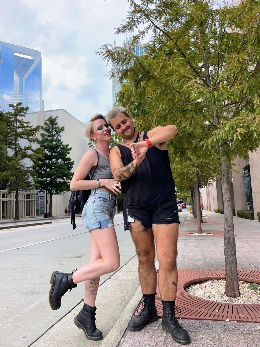 LesAvisDeMat's tweet photo. #pride numero deux avec l'amour de ma VIE. 🌈🥰 and we saw YVIE MF ODDLY #cltpride https://t.co/f7YUOCJbQd