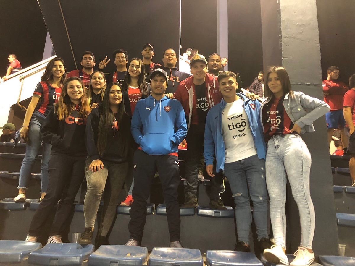 comite_ccl's tweet photo. CCP vs Guaraní ♥️💙
#comitecerristaslimpeños❤💙 
#limpioterritorioazulgrana 
#CCL
#SiemprePresente
#HastaelFinal
🌪♥️💙 https://t.co/mVBfKsfy2t