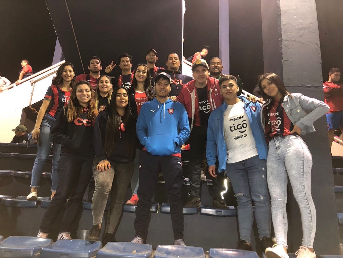 comite_ccl's tweet photo. CCP vs Guaraní ♥️💙
#comitecerristaslimpeños❤💙 
#limpioterritorioazulgrana 
#CCL
#SiemprePresente
#HastaelFinal
🌪♥️💙 https://t.co/mVBfKsfy2t