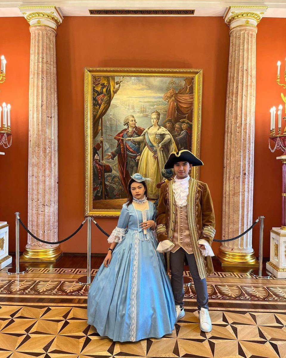 RalovaPrabumul2's tweet image. Dalam rangkaian acara
#DangdutGoesMoscow belum langkap kalo @lida_raravc &amp;amp; hariiputraa_lida2020 belum memakai pakaian tradisional Rusia.

Cantik &amp;amp; ganteng yah mereka 😍
#StreamEntertainment #TiyaraRamadhani #HariPutra