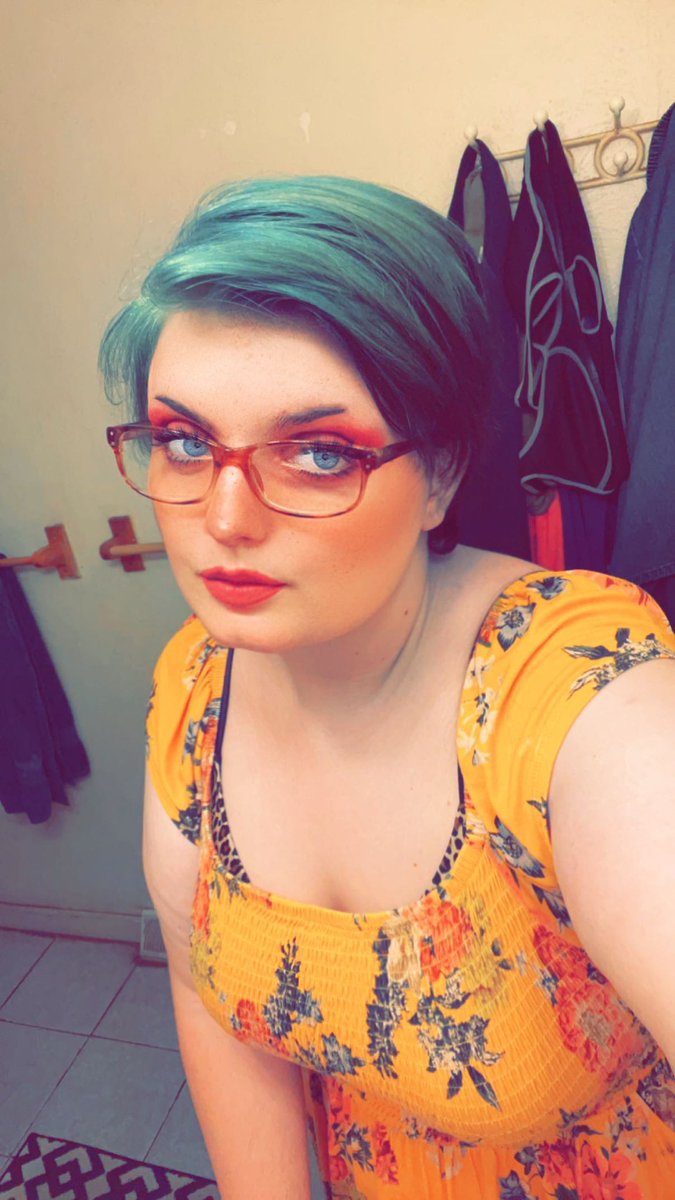 veeError's tweet image. 2016 vs 2022 🥰