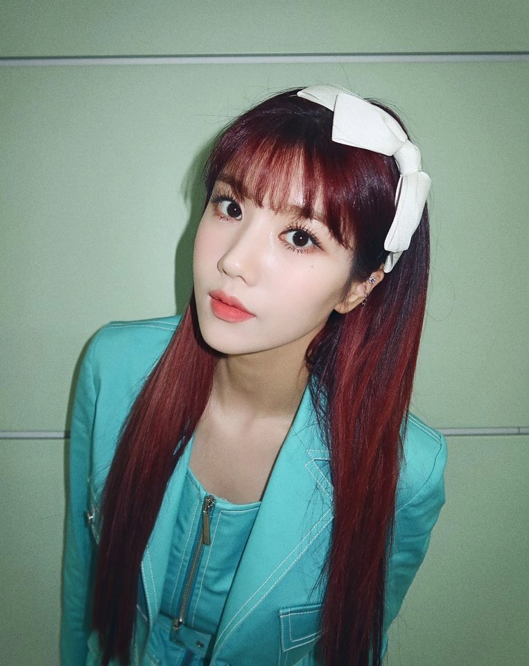 bloomingvhs's tweet photo. La 𝐩ura y 𝐬anta verdad es que si #Pf뿐One fuera mi 𝘵o𝘵sika yo sería la poñoña más feliz, porque ya quedé ꞌꞋ enamorada ꞌꞋ ♡ del 𝗴ran #PinkFactory4ThCB y nada en el 𝕞undo me va a hacer cambiar de opinión
☆ 𝐅lip me #花S̲p̲encer🐇 https://t.co/iz7vGsT3FR