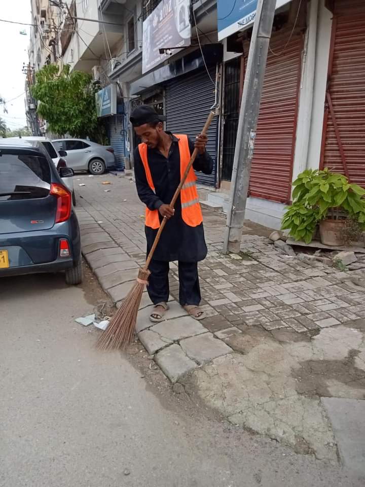 dha_our_home's tweet photo. Sweeping at Sehar Comm. Ph-VII

#Clifton #DHA #CBC #KarachiSindh #Pakistan #canttboardclifton #CBCserve #horticulture #Plantation #Greenery  #KeepCleanEnviornment https://t.co/KrYn5ISduT