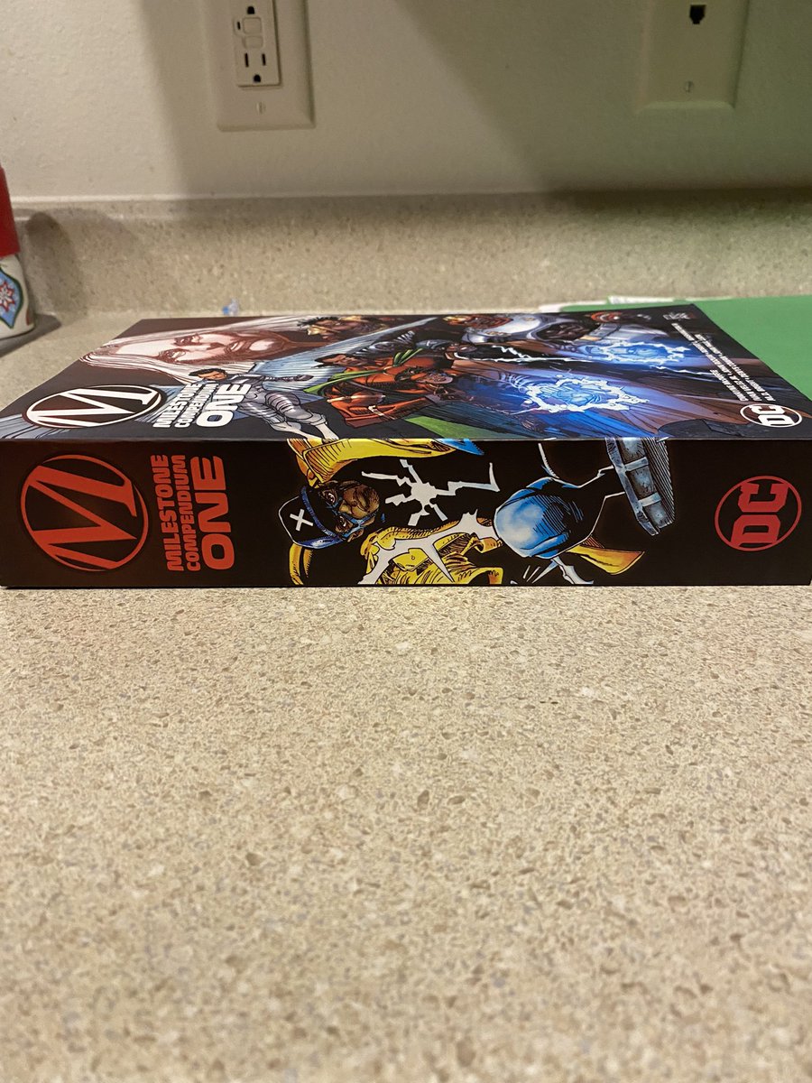 TristianCirca89's tweet photo. This thing is a freaking door stopper. #MilestoneGenerations #MilestoneComics @DakotaUniverse. https://t.co/Ntsa1pSTqU