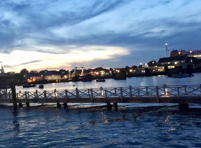 suziday123's tweet photo. @LiveaMemory @Giselleinmotion @perthtravelers @CharlesMcCool @TravelBugsWorld @paulpassingthru @Chalkcheese111 @eatlivestay @DemiCassiani @gfreetraveler @Adventuringgal @beckyexploring @lizzie_hubbard2 What amazing piers from around the world! Love that Venice shot๐คฉ Sneaking in at the end of the week to share my #Top4Piers from San Diego, Capitola, our boysโ water polo team in Huntington Beach & beautiful Nantucket ๐
#Top4Theme @Giselleinmotion @CharlesMcCool @perthtravelers https://t.co/UdwOloJq2A