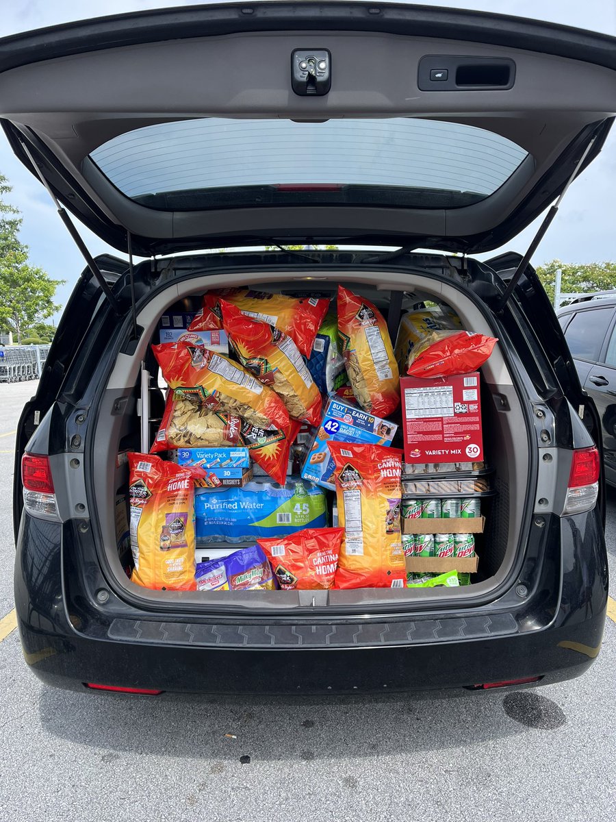 Sunday well spent with <a href="/mary_ellington1/">Mary Ellington</a>  &amp; <a href="/ashleym_schultz/">ASHLEY SCHULTZ</a> getting ready for our staff meeting and luncheon tomorrow!!! #lighttheway