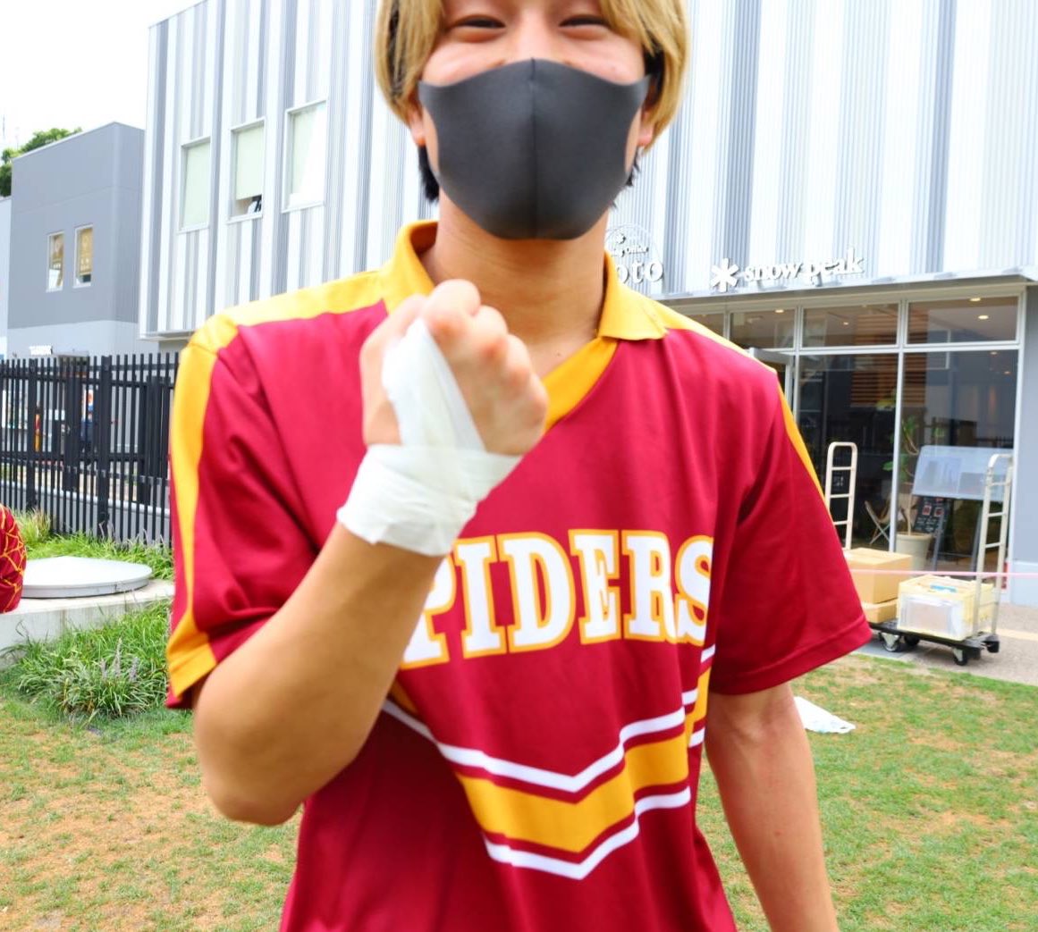 spiders_cheer's tweet photo. 【🎂誕生日🎂】
本日、8月22日は10期“ムシューダ”の19歳のお誕生日です！✨

今年の抱負は、、
🗣 誰よりも上手くなる
🗣ファンを増やす
です✊🏻❤️‍🔥

素敵な一年になりますように😌✨

#名古屋SPIDERS #名古屋スパイダーズ #男子チア #チアリーディング https://t.co/ktYgcuaw88