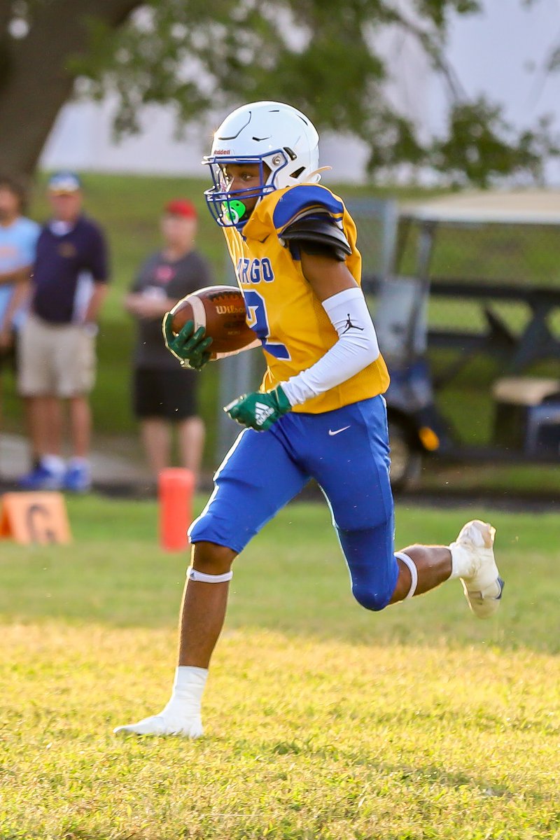 BigCountyPreps1's tweet photo. An impressive start to the season for #Jesuit. 

Don't overlook #Largo after 1 scrimmage vs one of the best teams in the state.

Photos available at the link in bio or at https://t.co/UnvextcY35

#JesuitTigers #LargoPackers #LargoHighSchool #JesuitHighSchool https://t.co/3CVj30eP6d