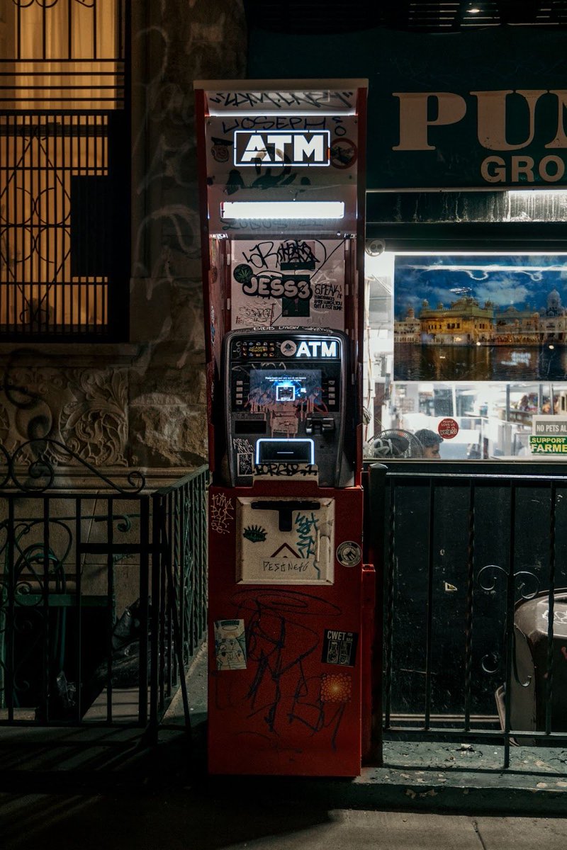 StreetMonolith's tweet photo. STREETMONOLITH on #AVAX 
Lower East Side, Manhattan
40.722630, -73.986721 https://t.co/QkAXVkozOo